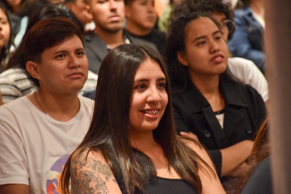 Una joven participante de la entrega de certificados.