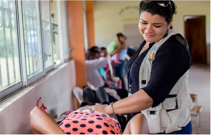 Parteras profesionales: clave para mejorar la salud materna y neonatal en la región